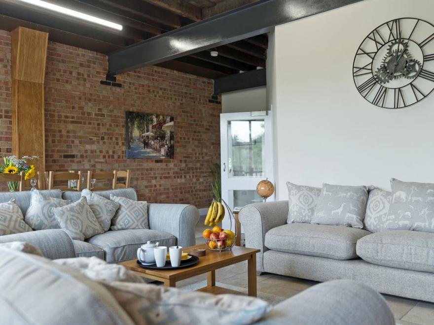 Church View - UKC2302