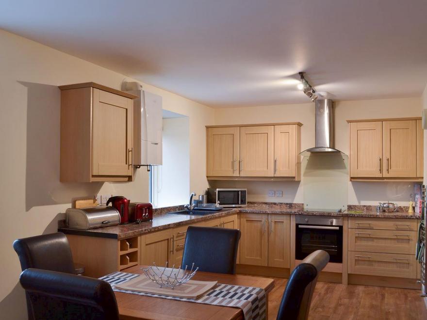 Skylark  View - UK4128