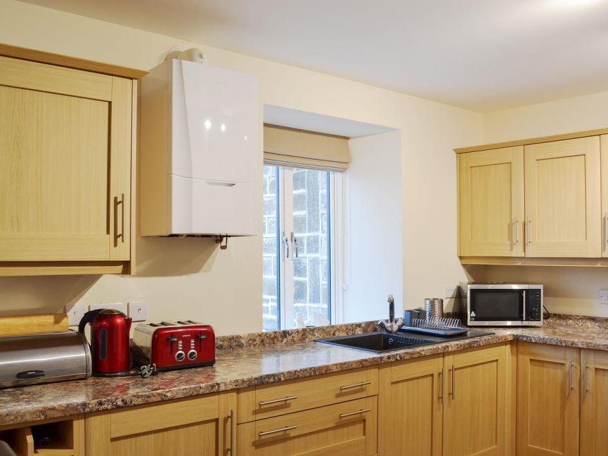 Skylark  View - UK4128