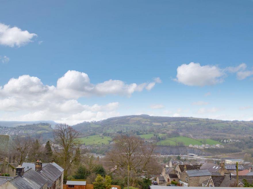 Skylark  View - UK4128