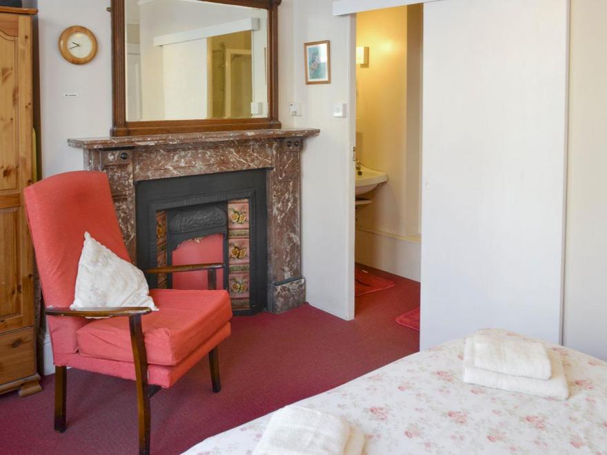 Apt 1 Barton - UKC2712