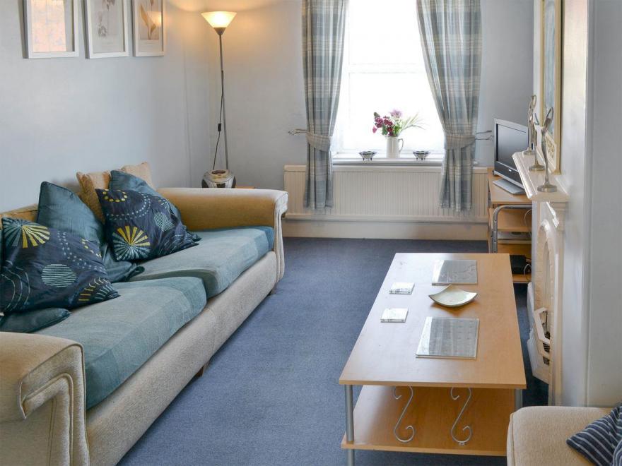 Apt 5 Hickling - UKC2716