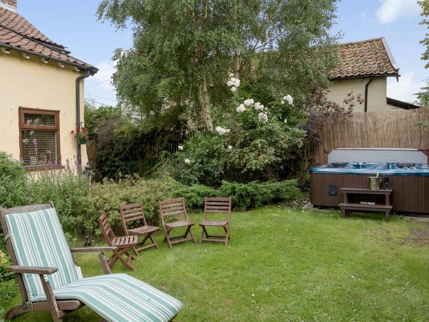 Horseshoe House - UKC2743