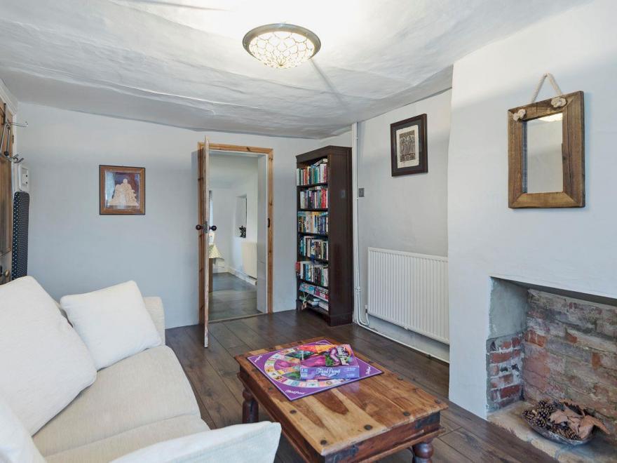 Horseshoe House - UKC2743