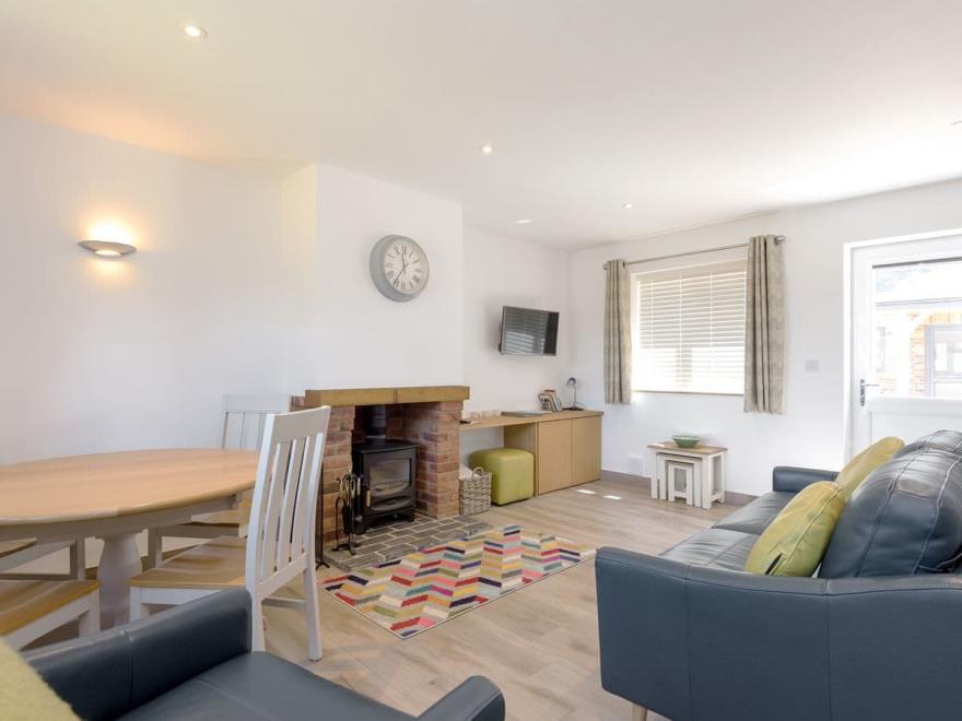 Garden Cottage - UKC2760