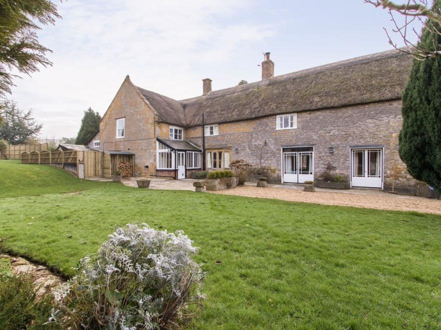 Atherstone Farmhouse - UKC2777