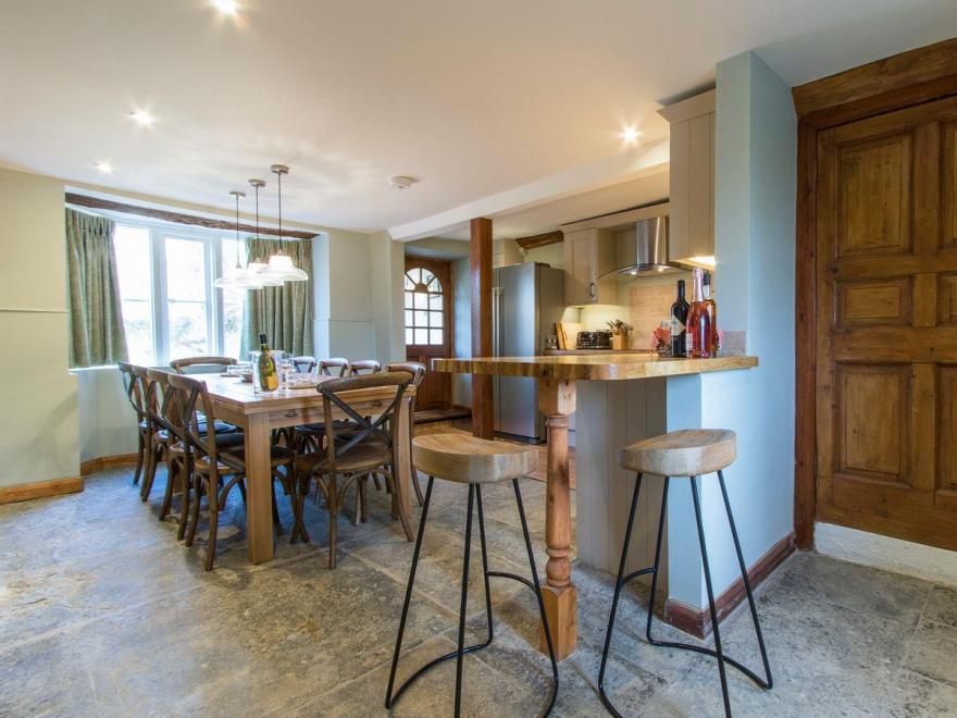 Atherstone Farmhouse - UKC2777