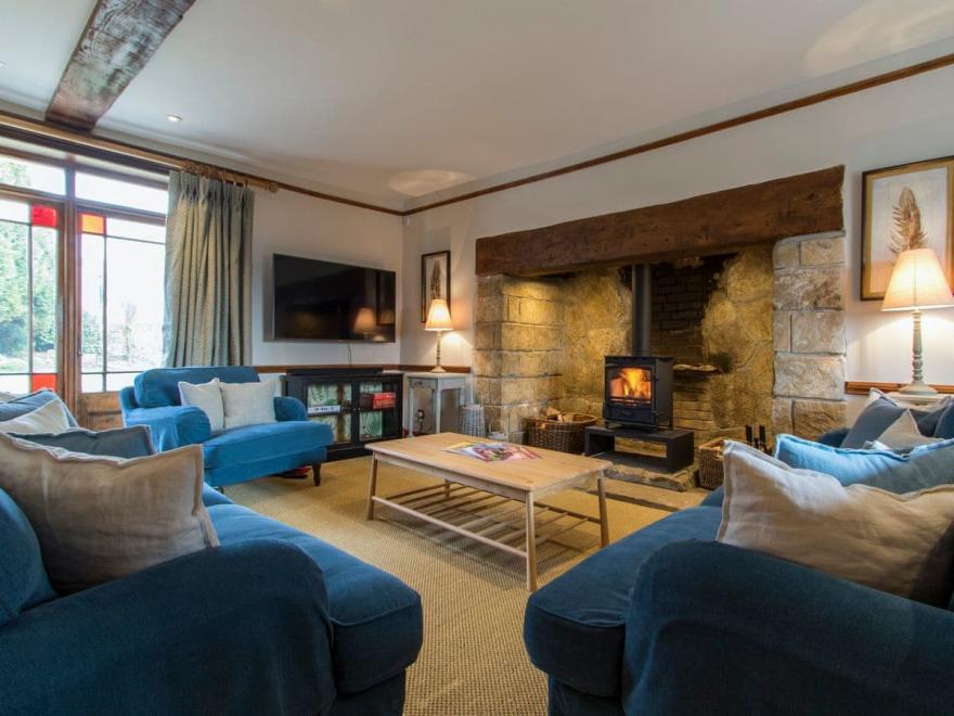 Atherstone Farmhouse - UKC2777