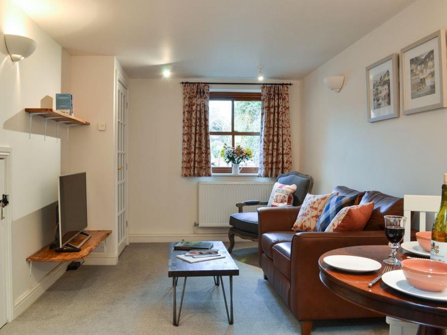 Rubi Roy Cottage - UKC2810