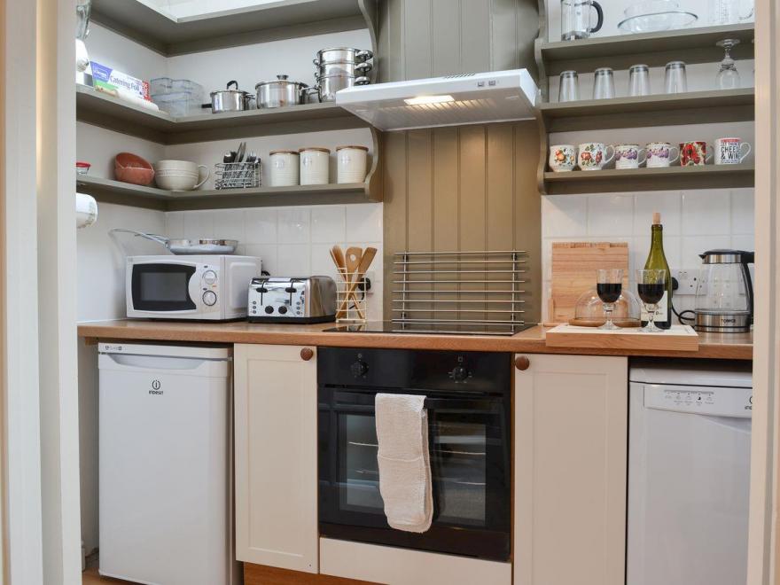 Rubi Roy Cottage - UKC2810