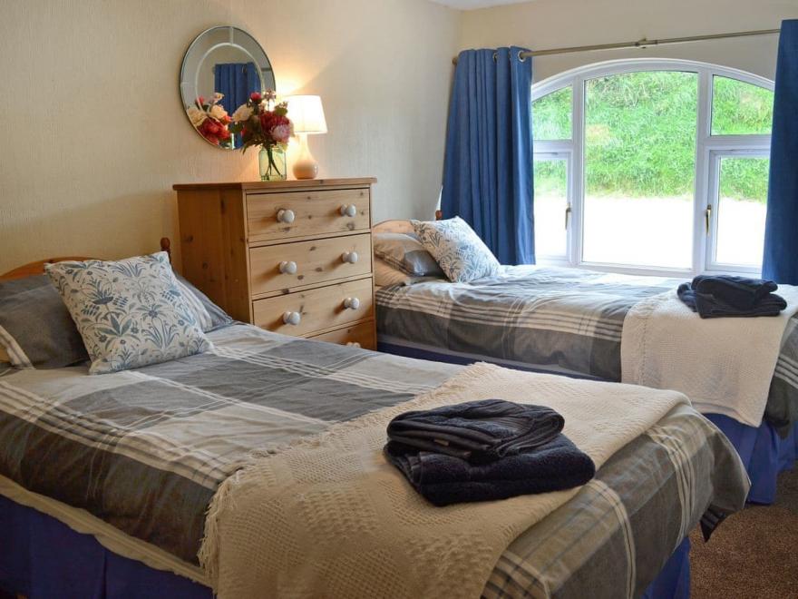 Drewstone Arches - UKC2965