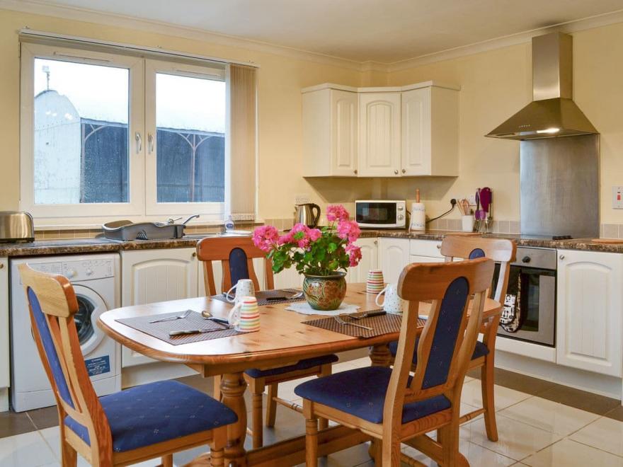 Sylvan Cottage - UK5675