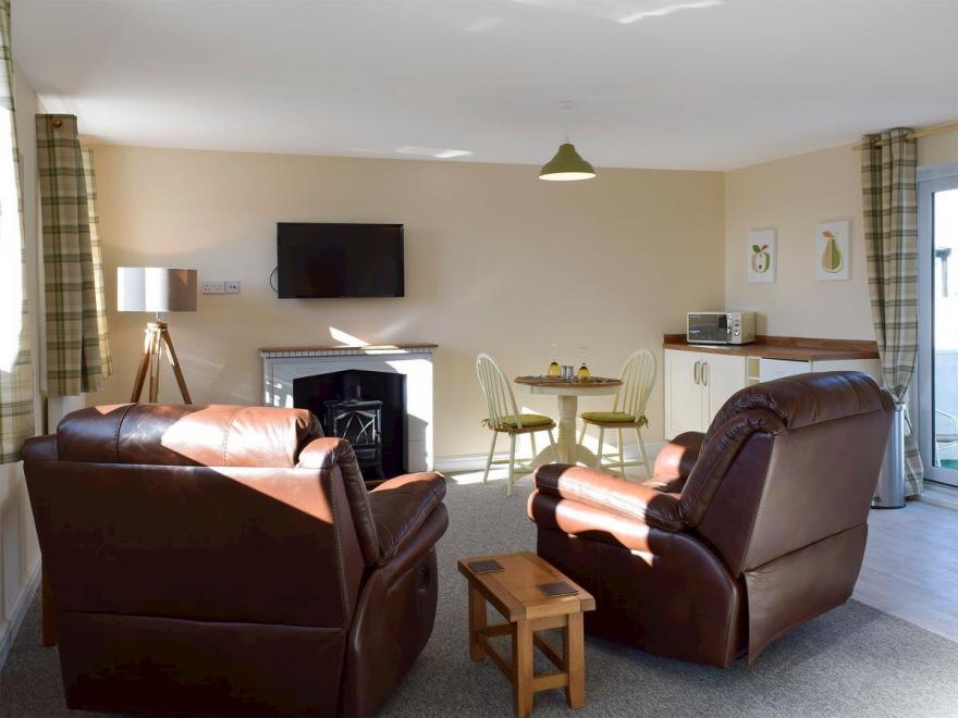 Stable Cottage - UK6572