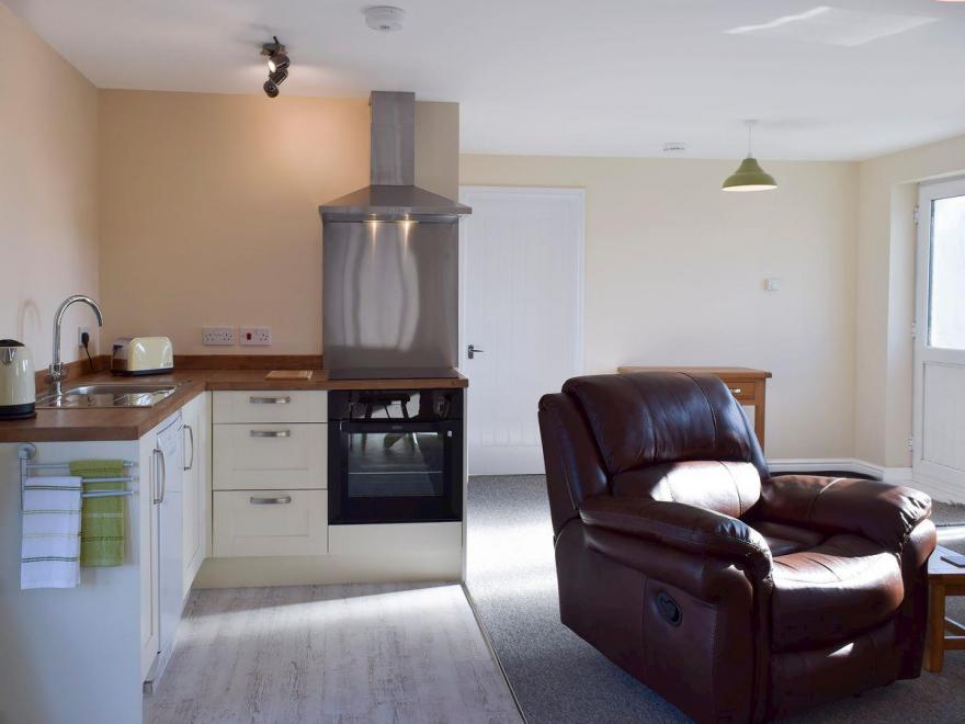 Stable Cottage - UK6572