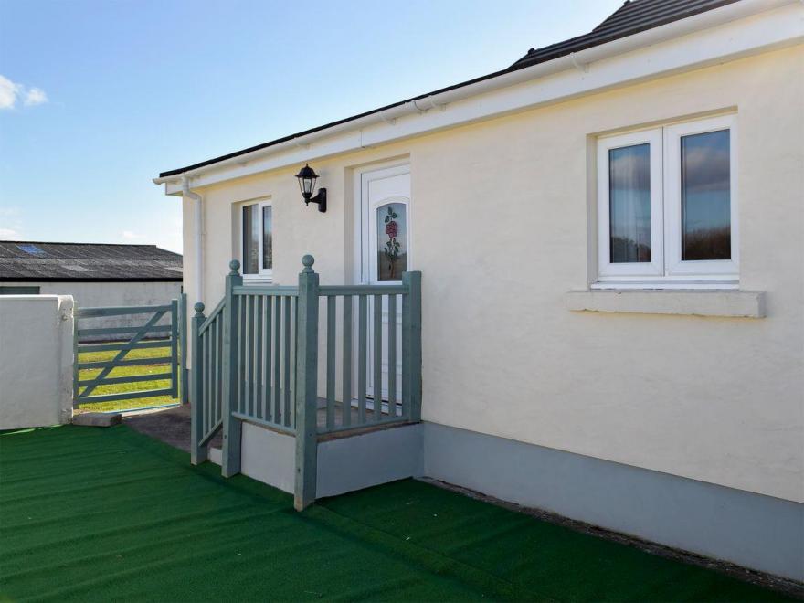 Rose Cottage - UK6573