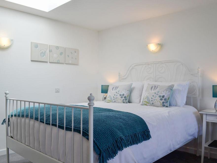 Clearwell Studio - UKC3034