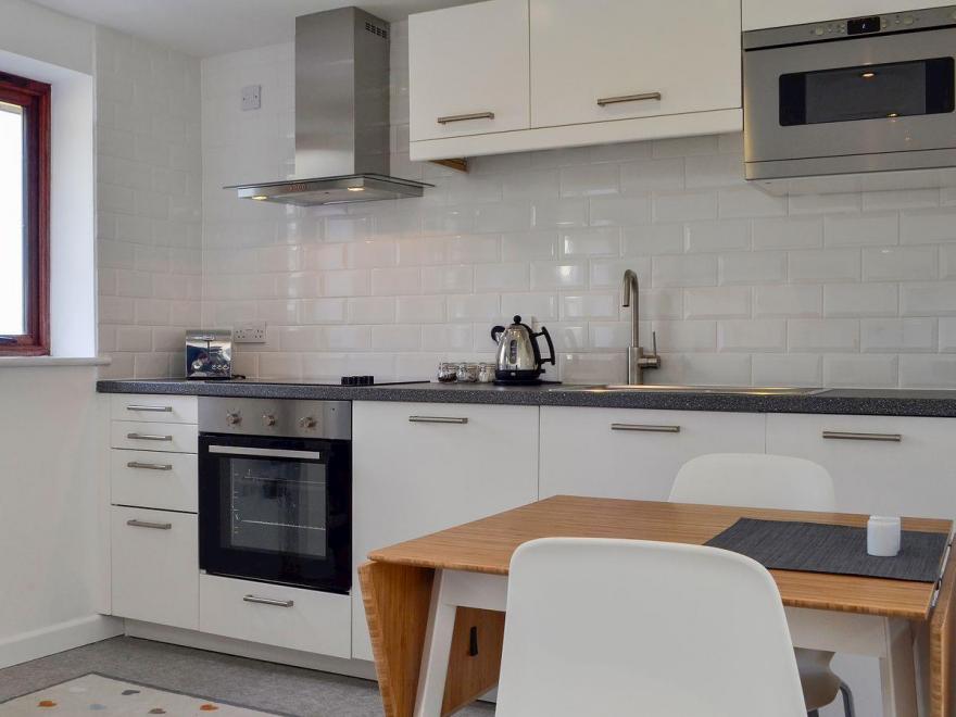 Clearwell Studio - UKC3034