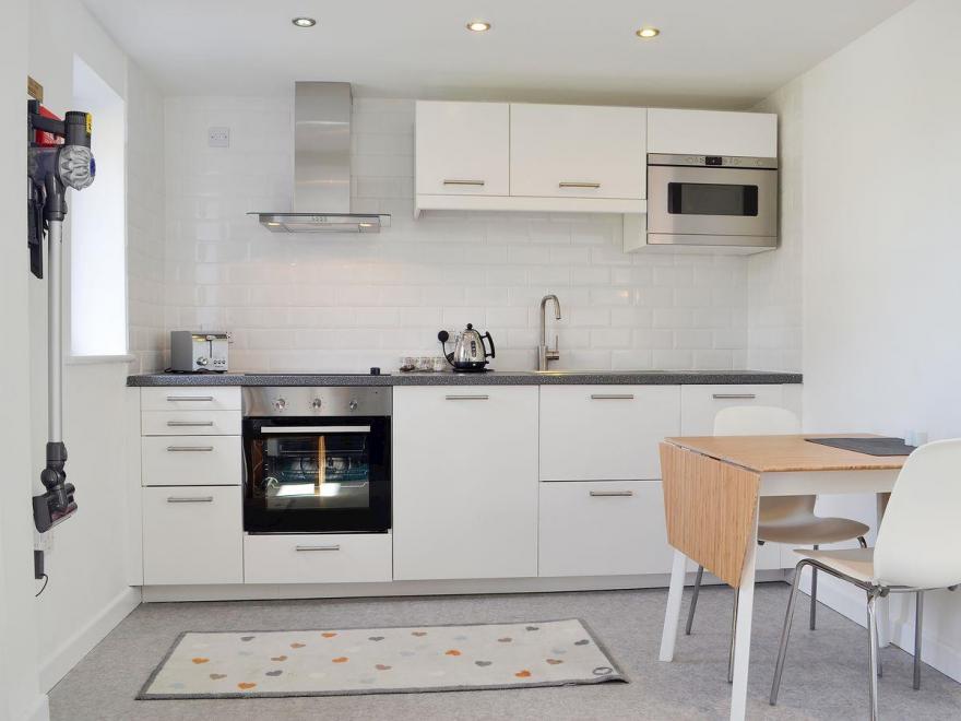 Clearwell Studio - UKC3034