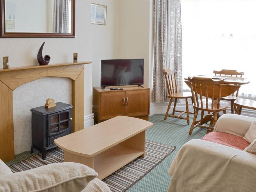 Sunnyside Holiday Apartment 2 - UK2434