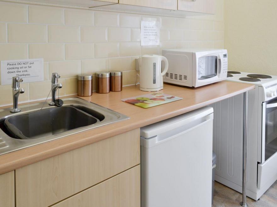 Sunnyside Holiday Apartment 2 - UK2434