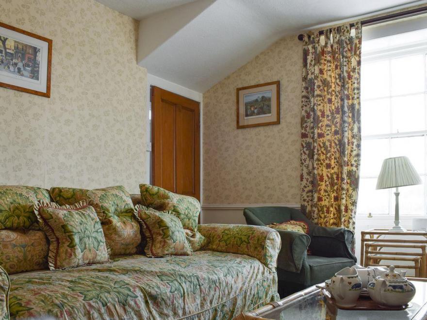 Craignuisq Farmhouse - UK5700