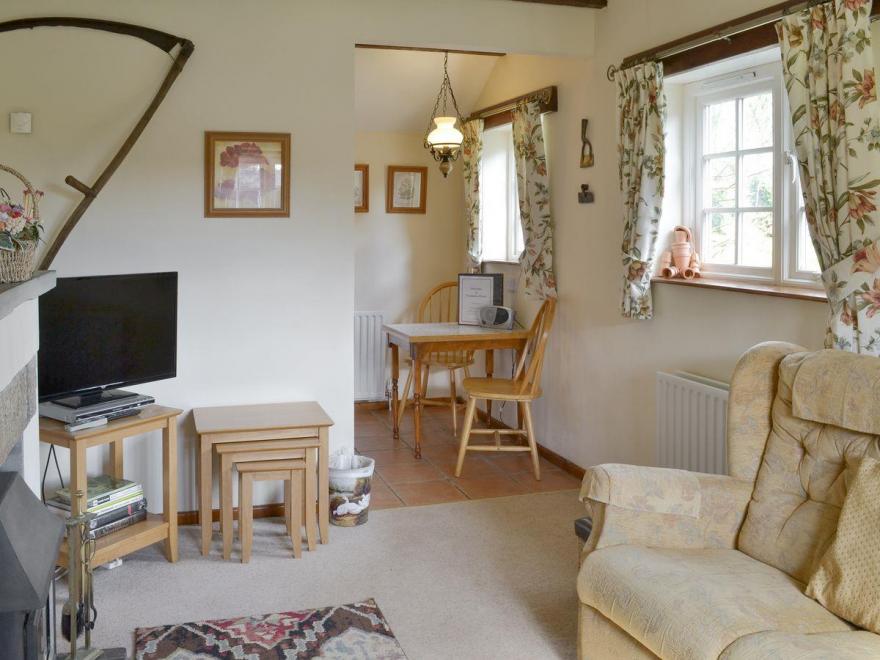 Gardeners Cottage - UKC3129