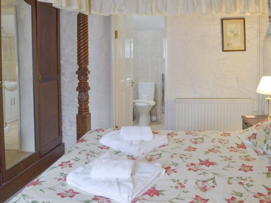 Ploughmans Cottage - UKC3134