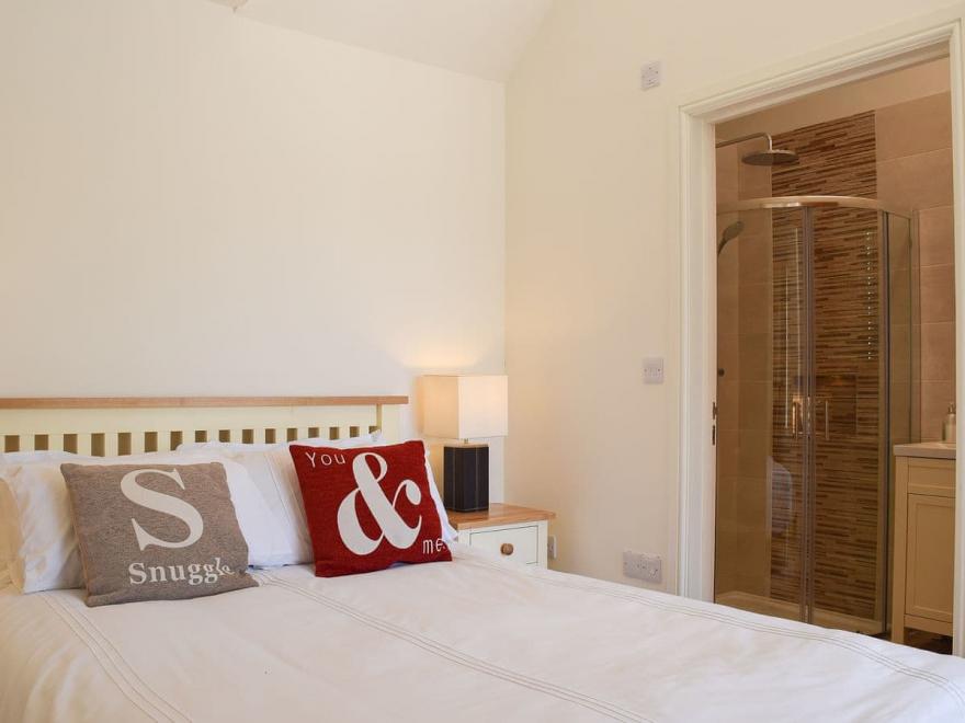 Bakers Den - UKC3195