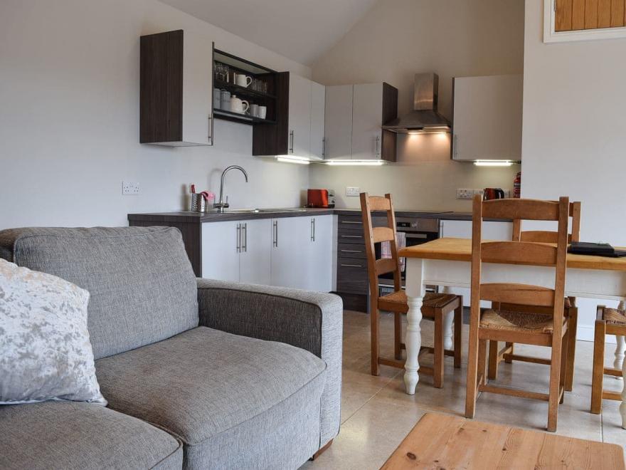 Weavers Retreat - UKC3196