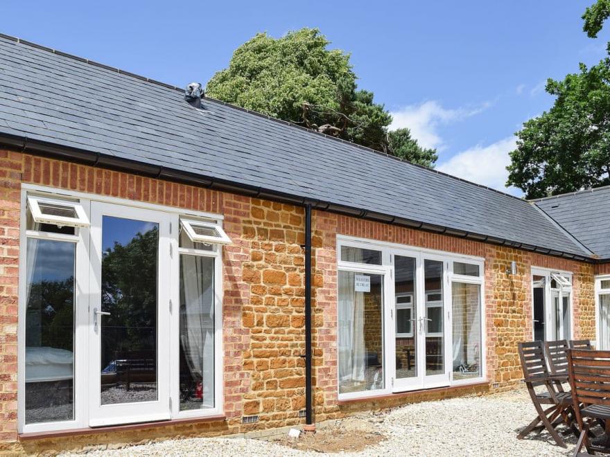 Weavers Retreat - UKC3196