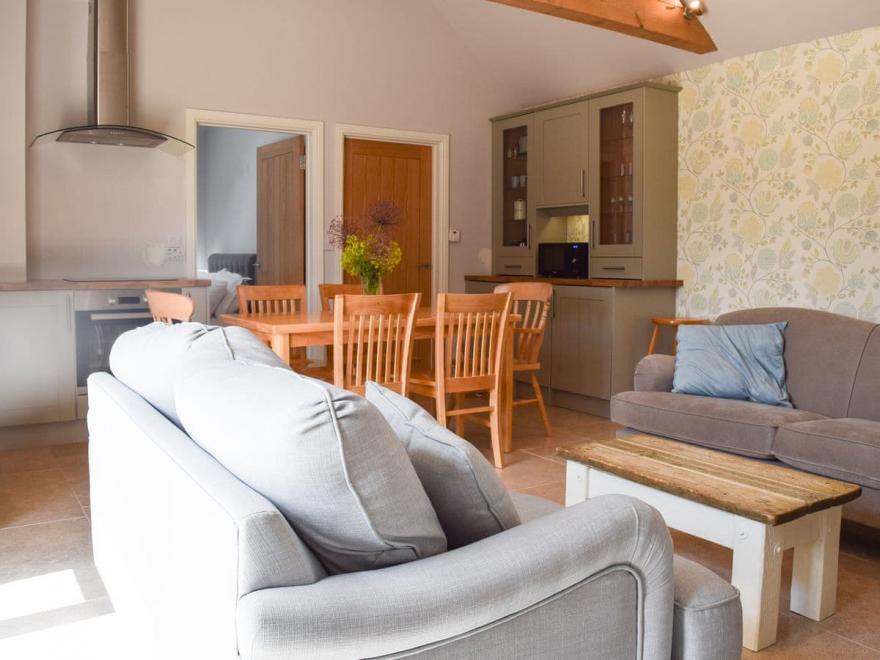 Forager's Cottage - UKC3197