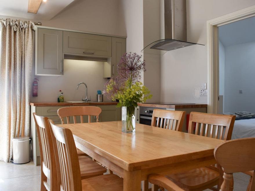 Forager's Cottage - UKC3197