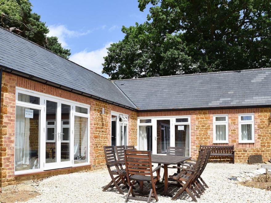 Forager's Cottage - UKC3197