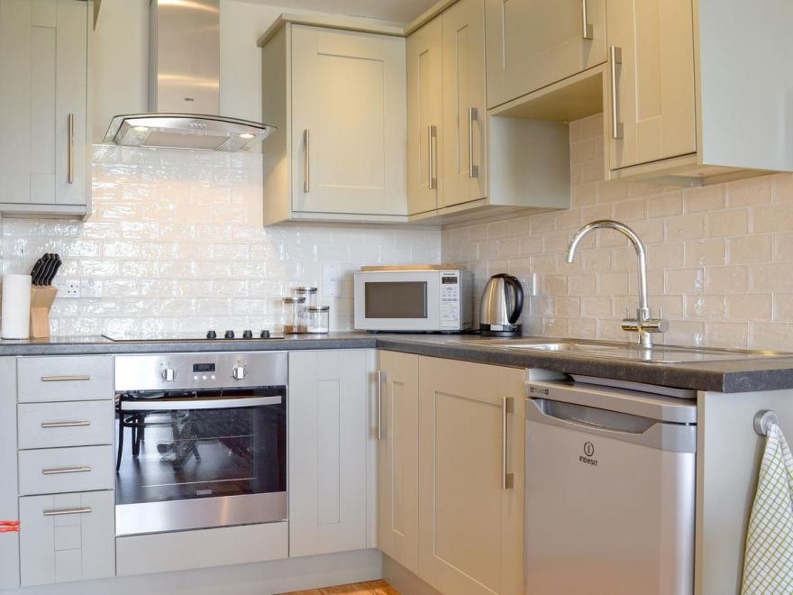 Buzzards Nest - UKC3223