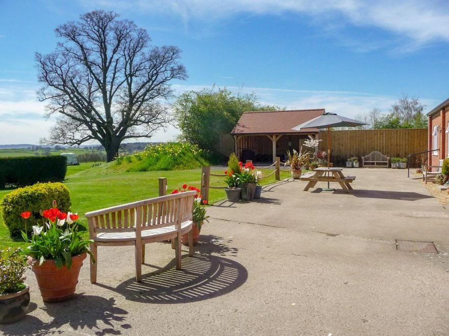 Buzzards Nest - UKC3223