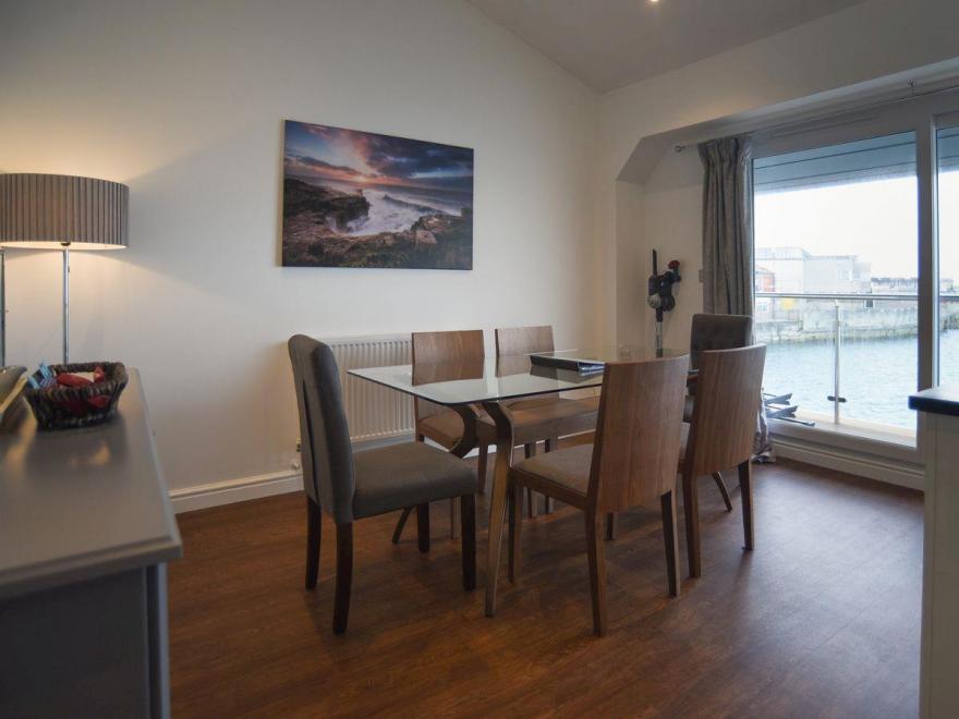 Steward's Suite -UKC3248