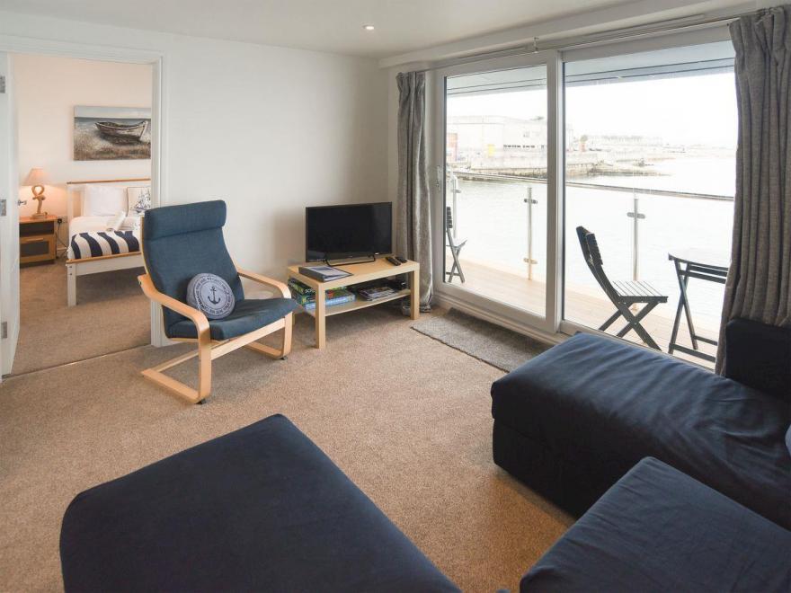 Officer's Suite -UKC3251