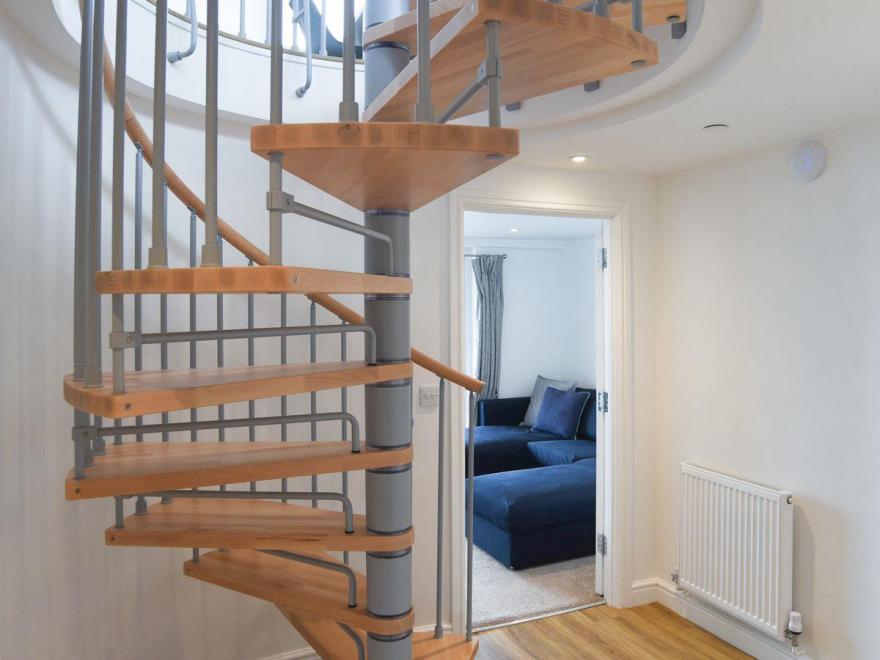 Officer's Suite -UKC3251