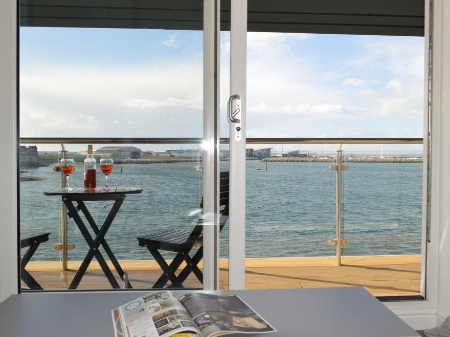 Stoker's Suite -UKC3253