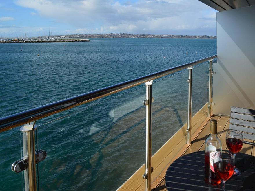 Stoker's Suite -UKC3253