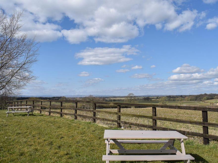 Cherry Cottage - UK2460