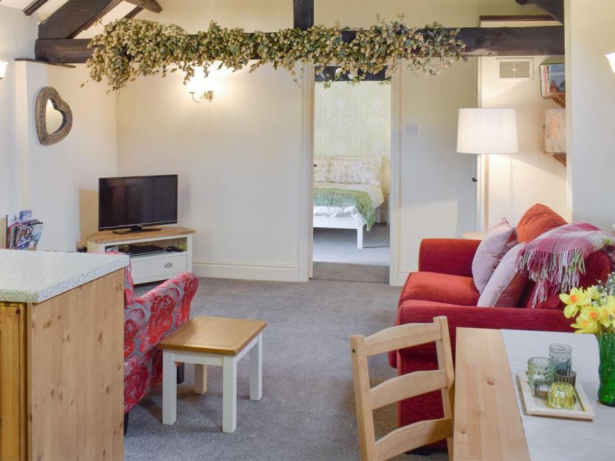 Willow Cottage - UK2461