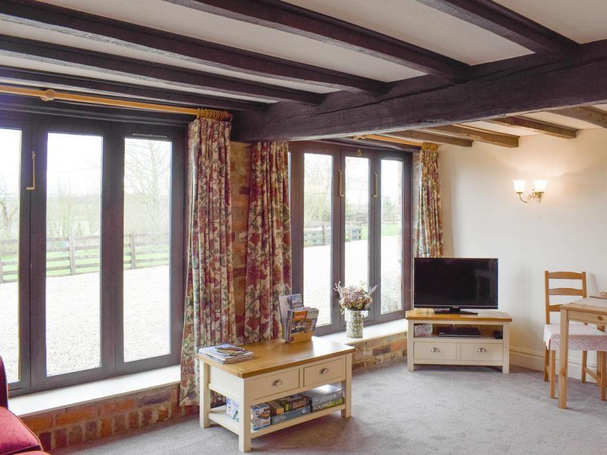 Honeysuckle Cottage - UK2462