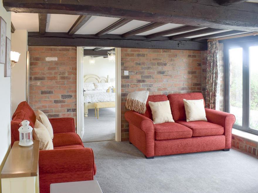 Honeysuckle Cottage - UK2462