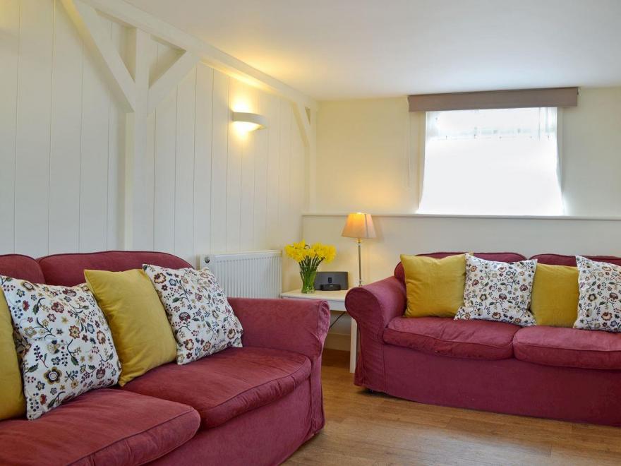 The Cartshed - UKC3288