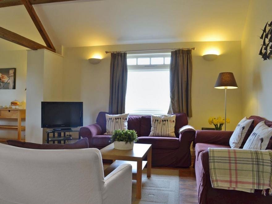 The Warren - UKC3289