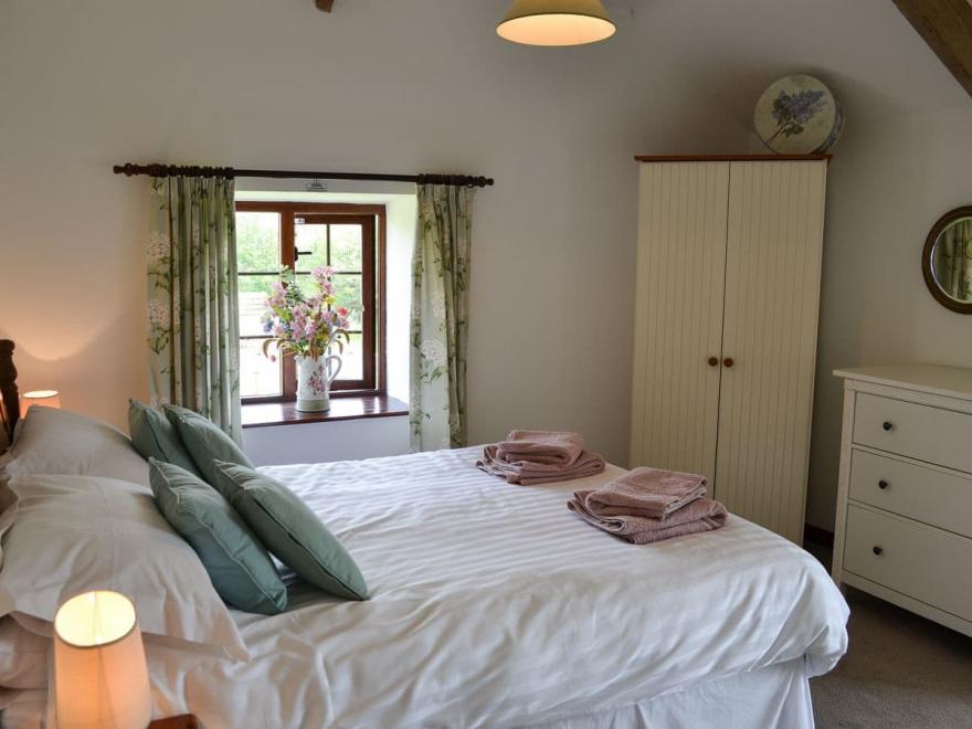 Cow Cottage - UK10013