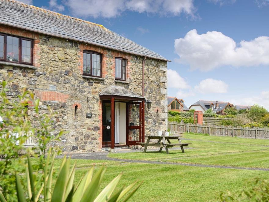 Cow Cottage - UK10013