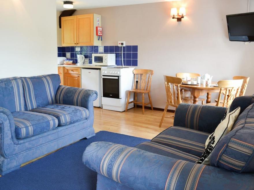 Gate Cottage - UKC3375