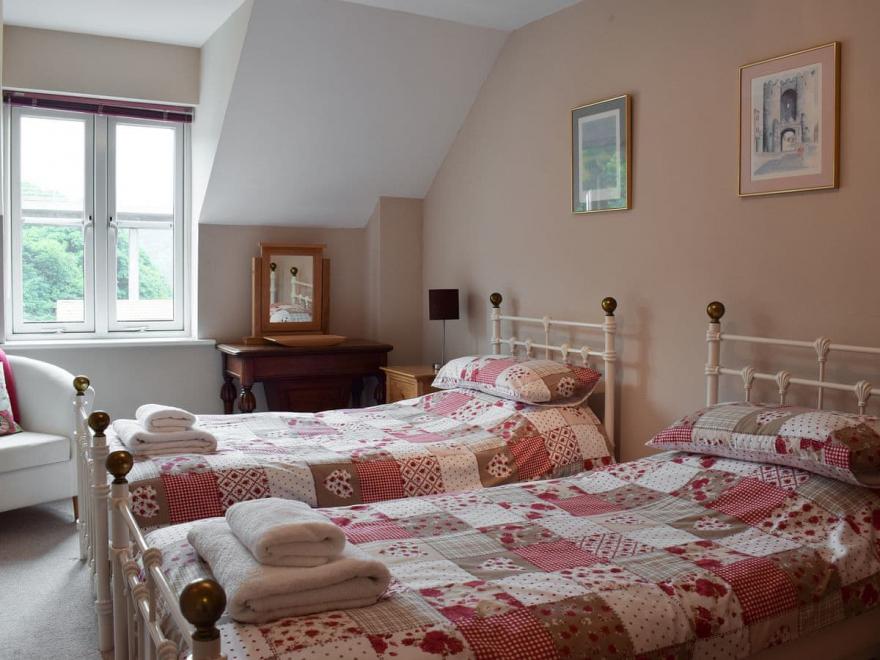 Bosun's Quarters - UK2495